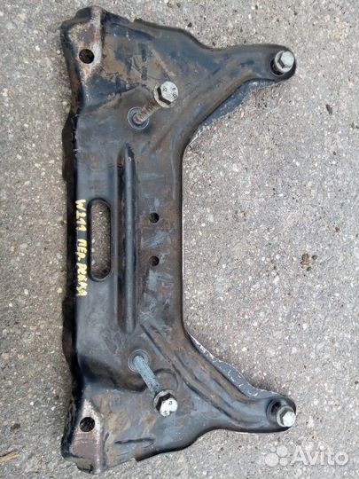 Кронштейн крепления рулевой рейки для Мерседес W21