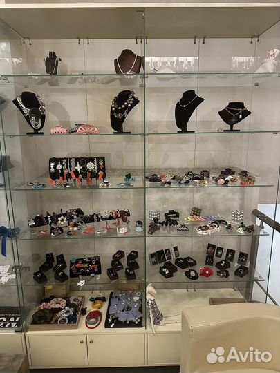 Шкаф витрина стеклянная