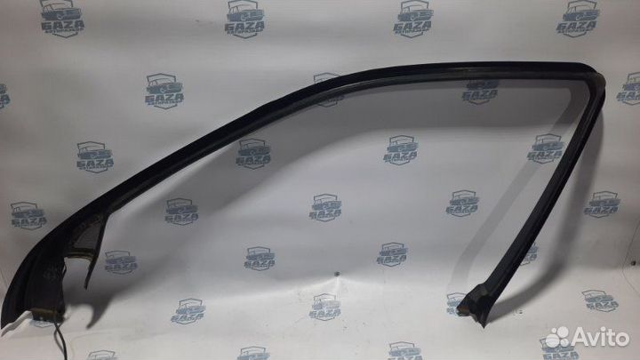 Уплотнитель стекла двери передний левый Bmw