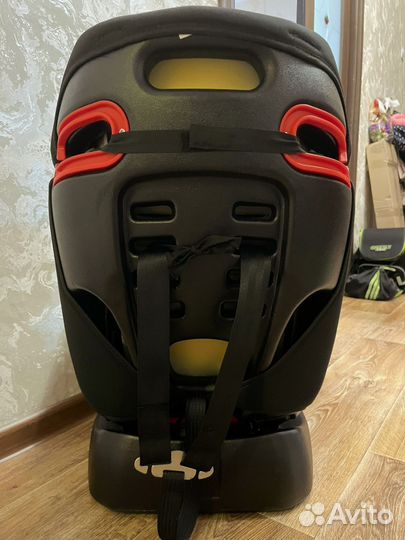 Автомобильное кресло