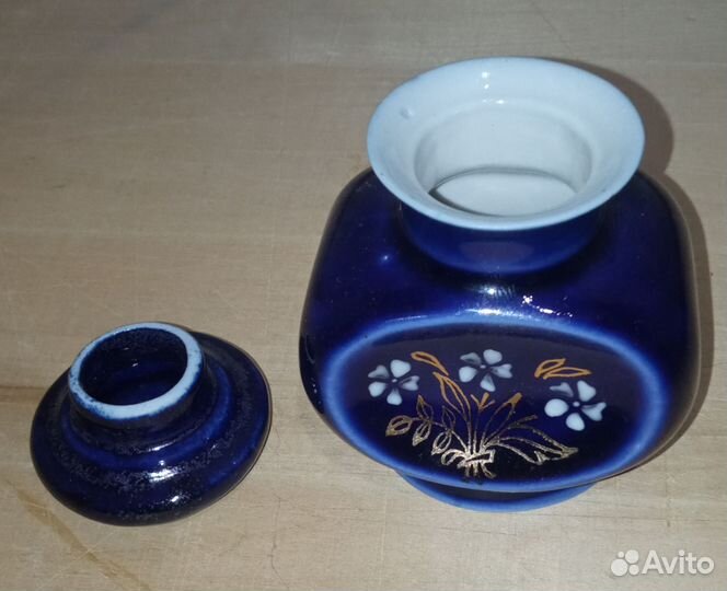 Флакон фарфоровый