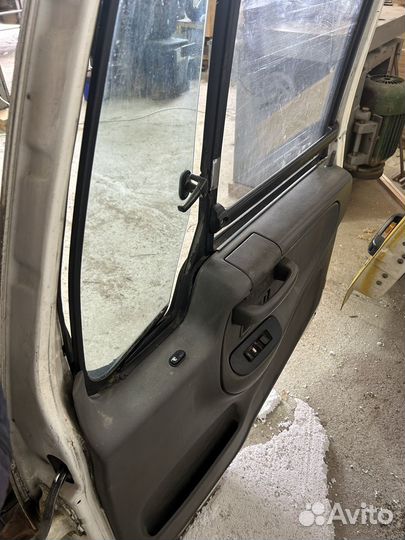 Двери ниссан