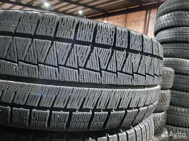 Bridgestone Blizzak Revo GZ 215/50 R17