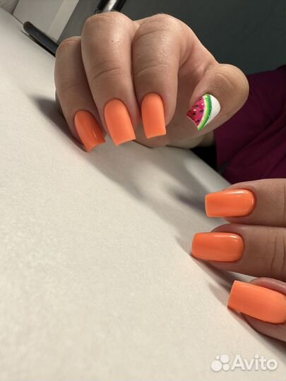 Маникюр, педикюр гель-лак