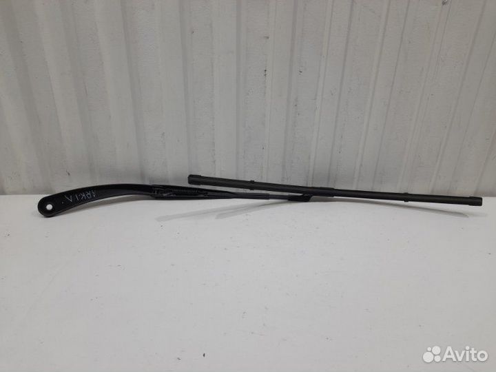 Поводок стеклоочистителя передний левый Renault