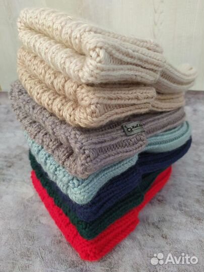 Женские вязаные шапки ручной работы