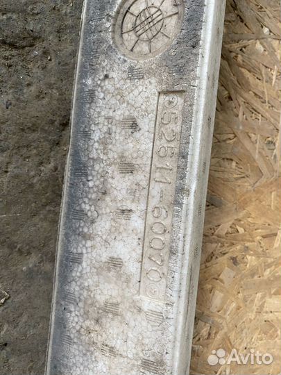 Абсорбер бампера передний Toyota Land Cruiser