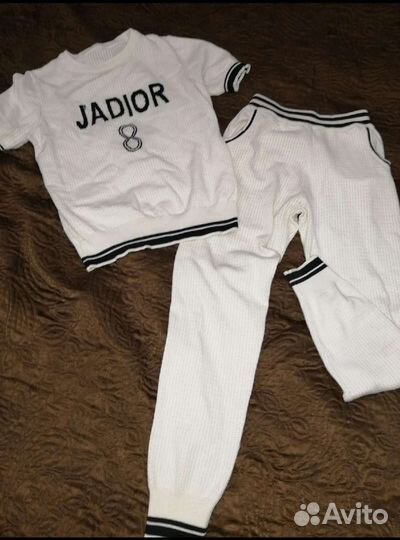 Спортивный костюм женский