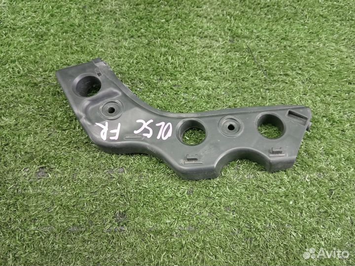 Кронштейн крепления переднего бампера правый Volks