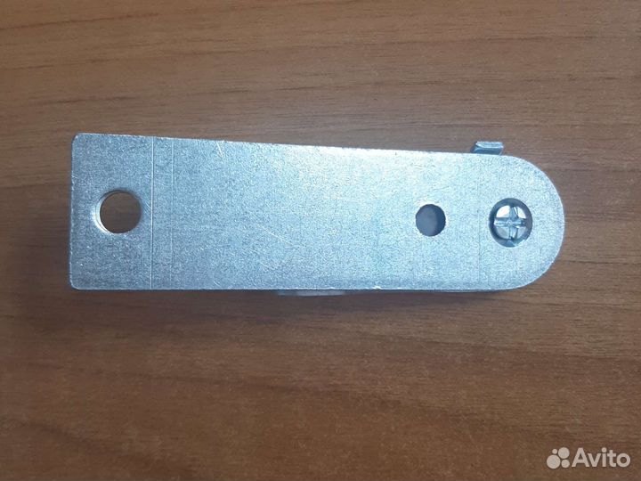 Фиксатор рукоятки двери фургона