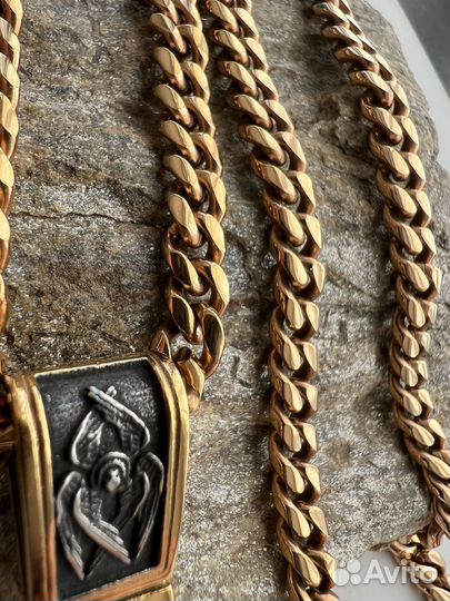 Цепь и крест