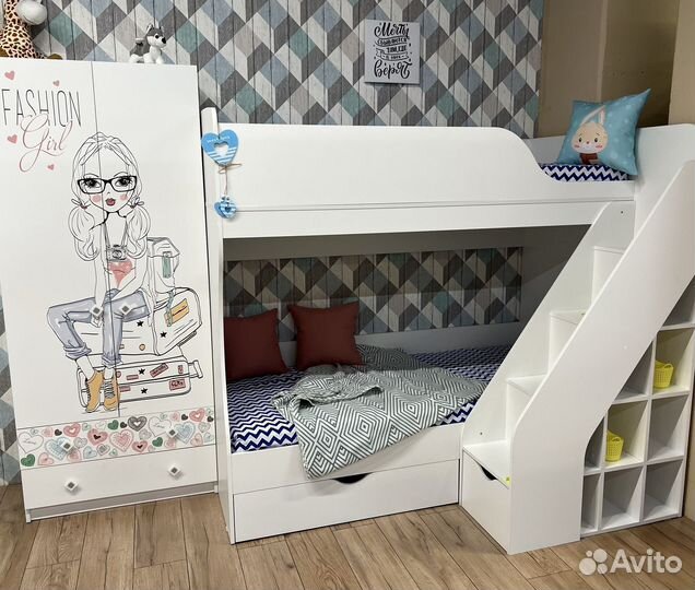 Двухъярусная кровать новая