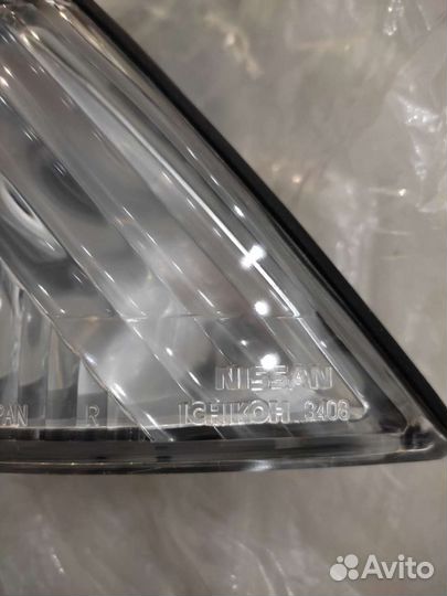 Поворотник правый Nissan Patrol Y61 дорестайлинг