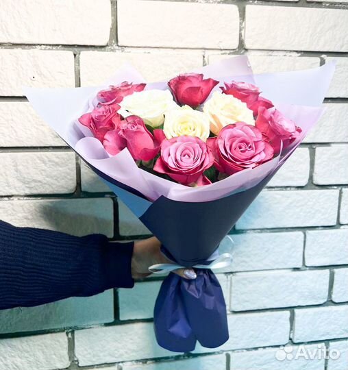 Розы. Гипсофилы. Букеты. Доставка