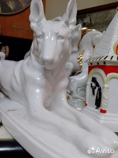 Фарфоровые статуэтки со сколами