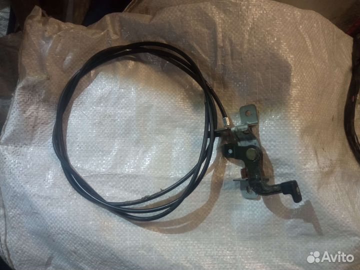 Трос лючка бензобака Сузуки Балено