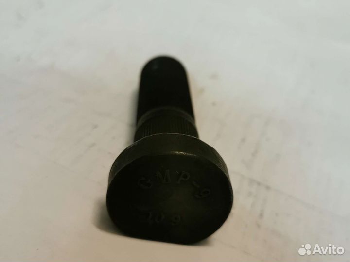 Болт крепления колеса М22х1,5х77mm SAF 2