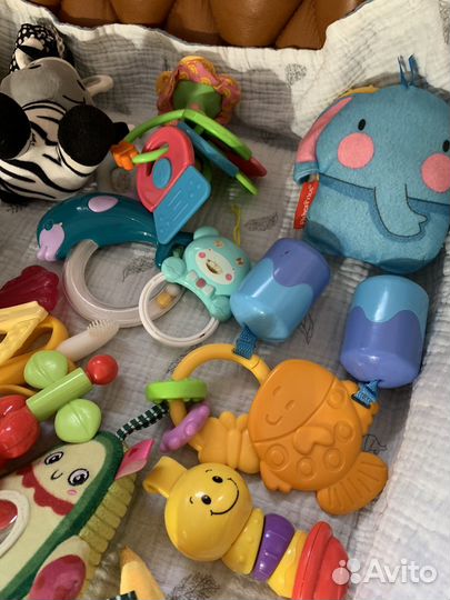 Развивающие игрушки, погремушки, музыкальные