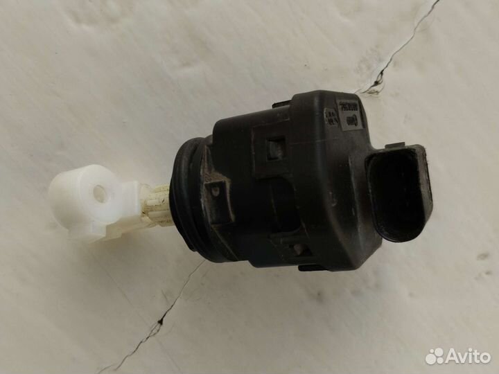 Корректор фар Volkswagen Pointer 8L0941295B