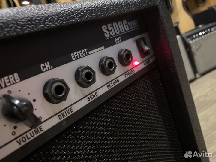 Комбоусилитель 50 ватт с реверберацией leem S50RG