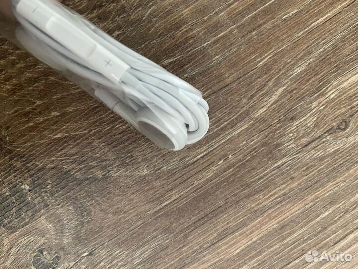 Продам аудио гарнитуры на iPhone, Nokia, LG