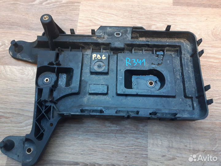 Площадка акб Фольксваген Пассат Б6