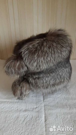 Женские меховые шапки