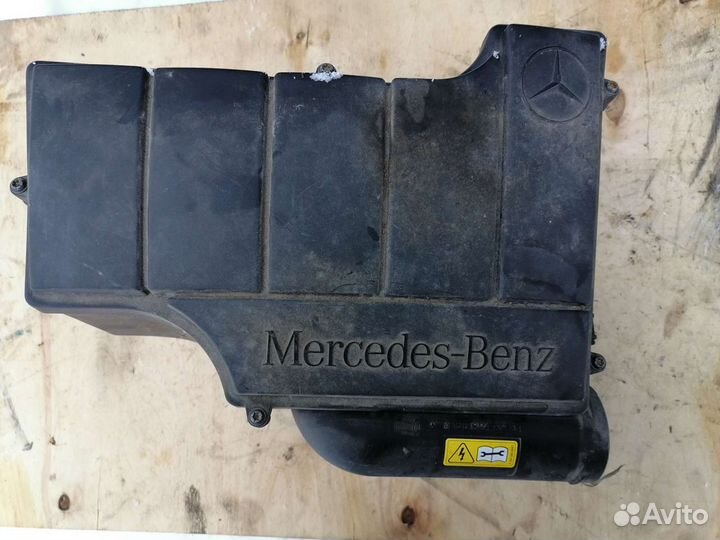 Корпус воздушного фильтра Mercedes a1660940101