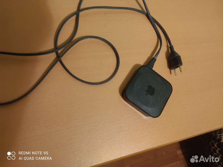 Тв приставка apple TV