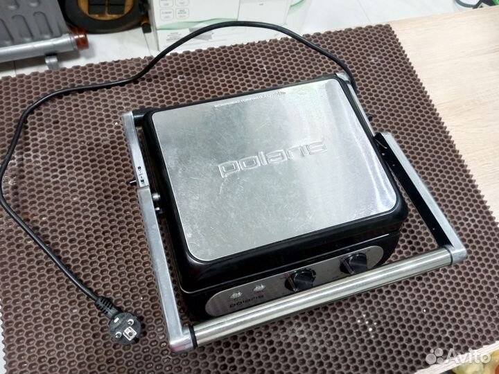 Гриль-пресс Polaris PGP 1002