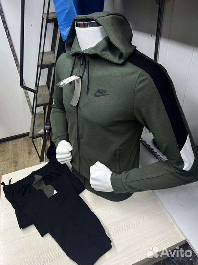 Спортивный костюм
