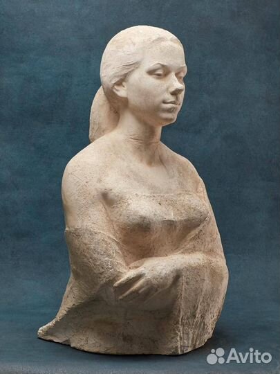 Бюст Женщины большой