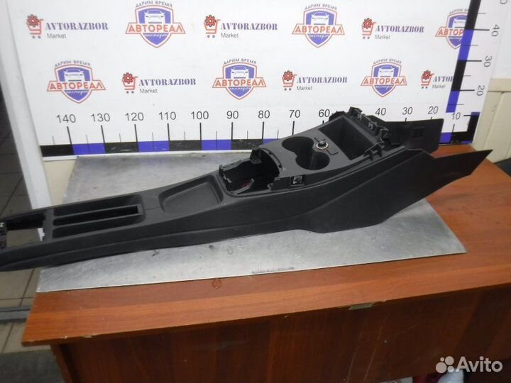 Консоль между сидений Volkswagen Polo CFN 2010