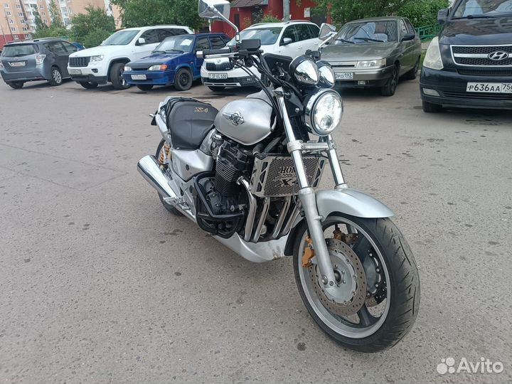 Мотоцикл Honda X 4