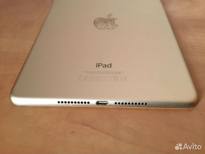 iPad mini 4 / Wi-Fi / 128 гб. Отличное состояние