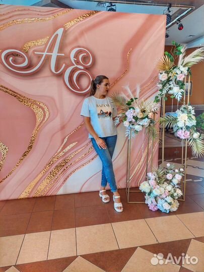 Стойки для цветов на праздник