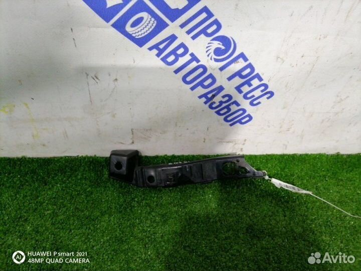 Крепление бампера переднее левое Kia Ceed хэтчбэк