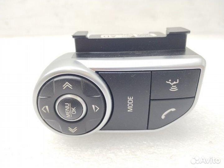 Кнопка на руль Land Rover Discovery 5 L462 3.0D
