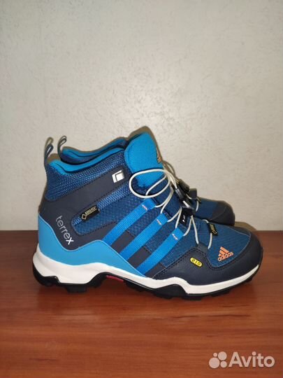 Ботинки Адидас новые оригинал