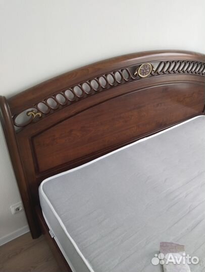 Деревянная кровать 160*180