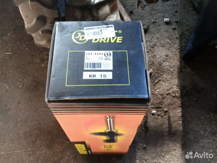 Стойка амортизатора задняя левая