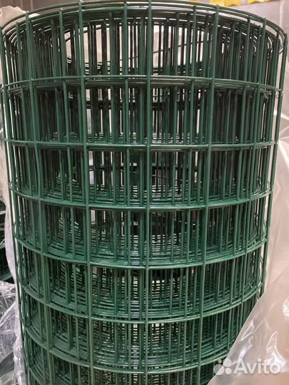 Сетка сварная с пвх покрытием ячейка 50*50 зеленая высота 2м