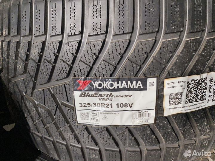 Yokohama BluEarth Winter V905 325/30 R21 и 285/35 R21 108V