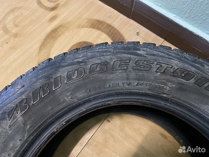 Bridgestone Blizzak DM-V1 215/70 R16