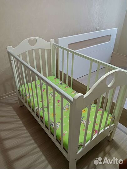 Детская кроватка