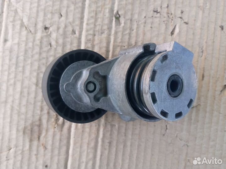 Натяжитель ремня Renault Megane 2