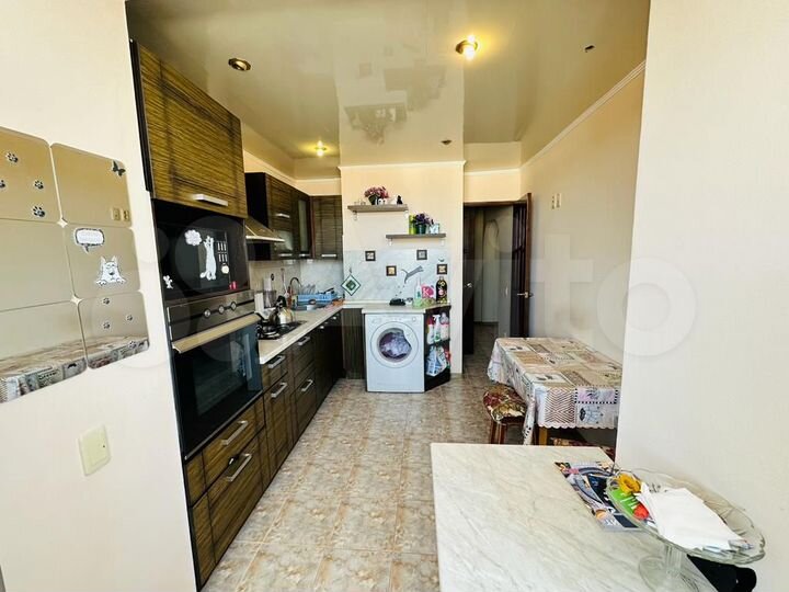 3-к. квартира, 100 м², 10/16 эт.