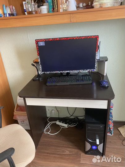 Компьютерный стол