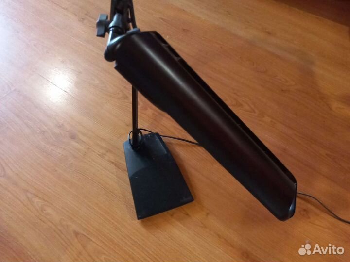 Лампа настольная