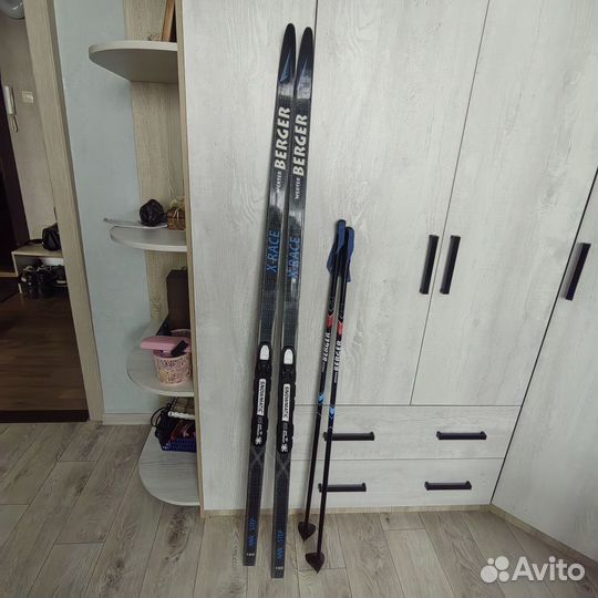 Продам лыжи. 160